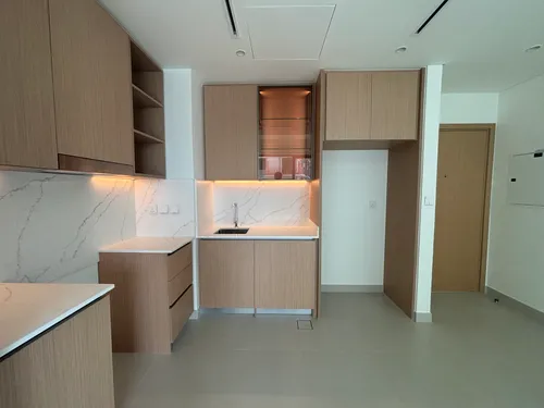 2 Bedrooms Apartment in Park Horizon Tower 1