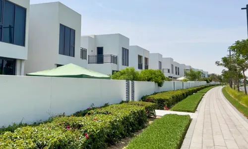 2 Bedrooms Apartment in Park Horizon Tower 1