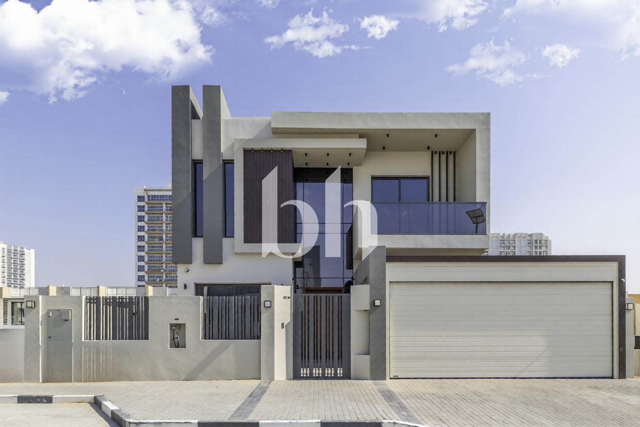 Custom Villa | Private Pool | Modern