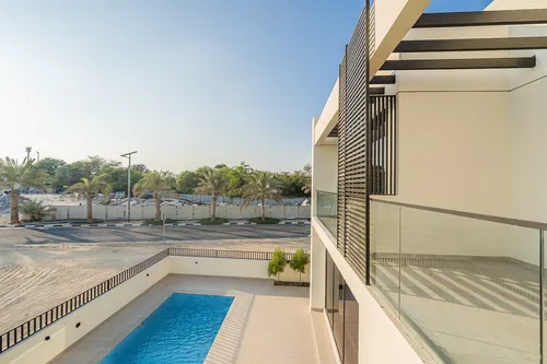 5 Bedrooms Villa in West Village