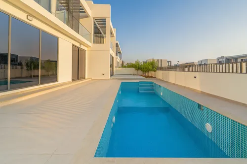 5 Bedrooms Villa in West Village