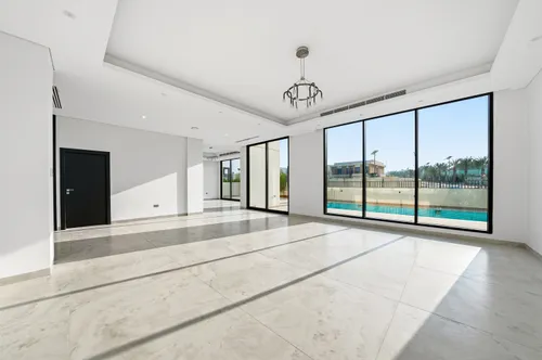 5 Bedrooms Villa in West Village