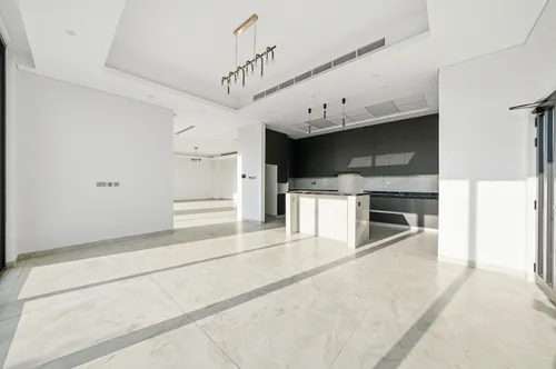 5 Bedrooms Villa in West Village