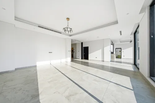 5 Bedrooms Villa in West Village