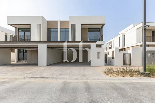 Elegant 4 Bed Villa | Big Layout | Vacant Now