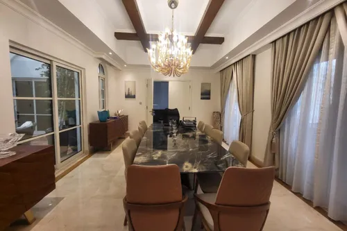 5 Bedrooms Villa in Camino 11