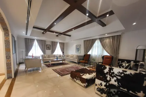 5 Bedrooms Villa in Camino 11