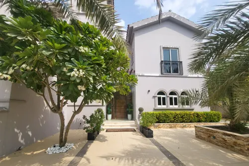 5 Bedrooms Villa in Camino 11