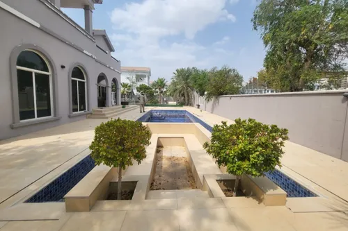 5 Bedrooms Villa in Camino 11