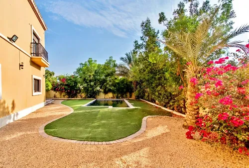 5 Bedrooms Villa in Centro Courtyard 6