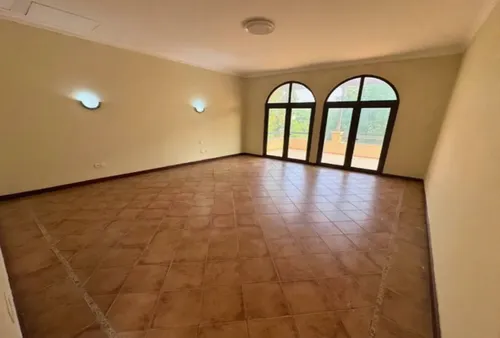 5 Bedrooms Villa in Centro Courtyard 6