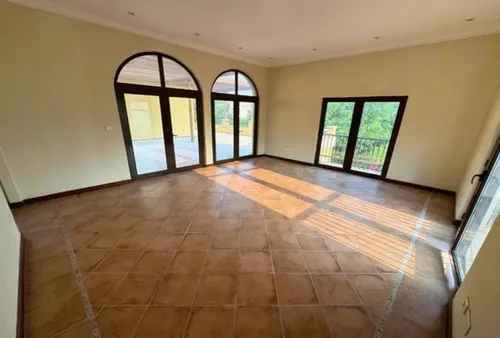 5 Bedrooms Villa in Centro Courtyard 6