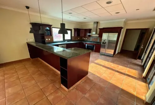 5 Bedrooms Villa in Centro Courtyard 6