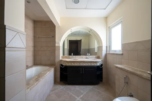 4 Bedrooms Villa in Courtyard CP7