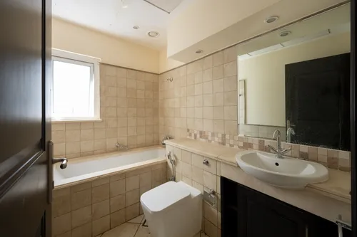 4 Bedrooms Villa in Courtyard CP7