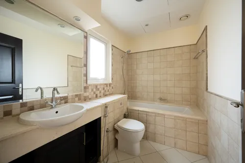 4 Bedrooms Villa in Courtyard CP7