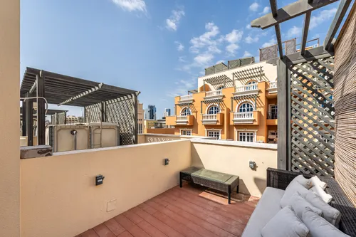 4 Bedrooms Townhouse in Summer 2