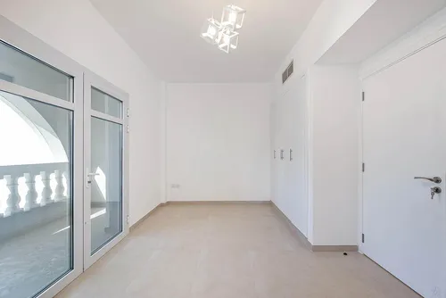 4 Bedrooms Townhouse in Autumn 2