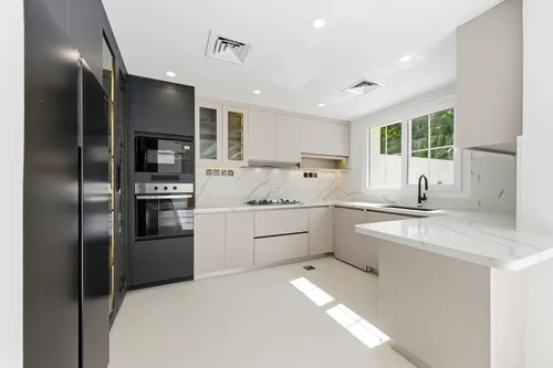 3 Bedrooms Townhouse in Al Reem 2