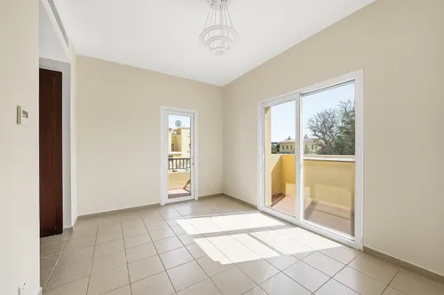 2 Bedrooms Townhouse in Palmera 2