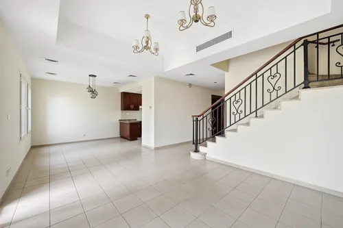 2 Bedrooms Townhouse in Palmera 2