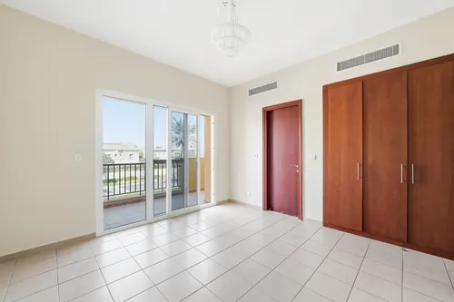 2 Bedrooms Townhouse in Palmera 2