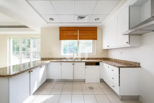 4 Bedrooms Villa in Mirador