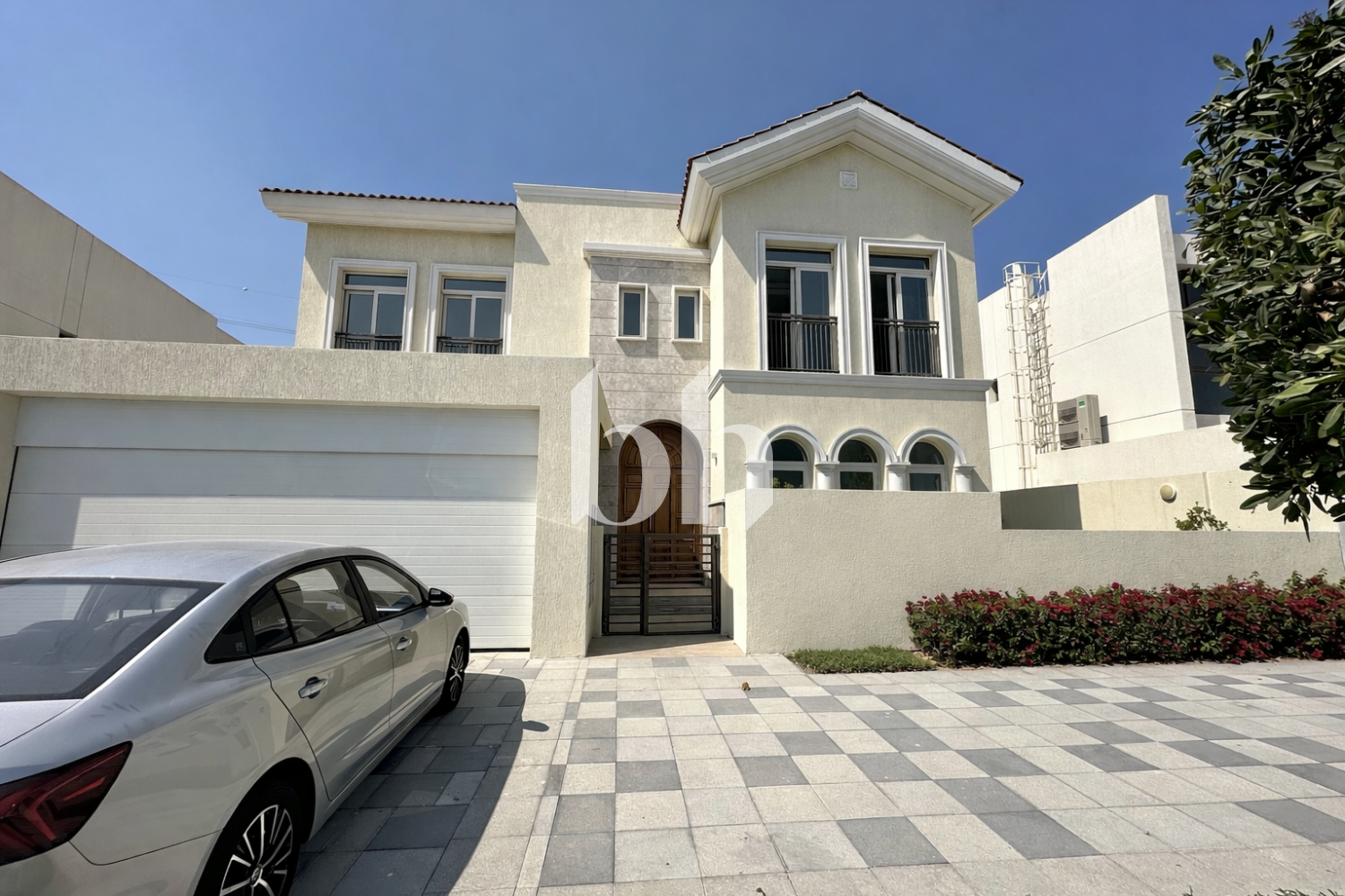 Mediterranean | Landcsaped | Single Row