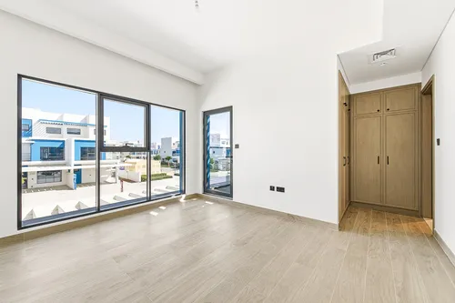 4 Bedrooms Townhouse in Santorini 2