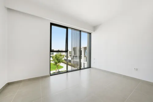 4 Bedrooms Townhouse in Nara