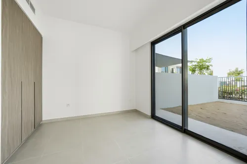 4 Bedrooms Townhouse in Nara