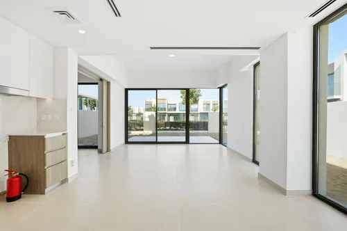 4 Bedrooms Townhouse in Nara