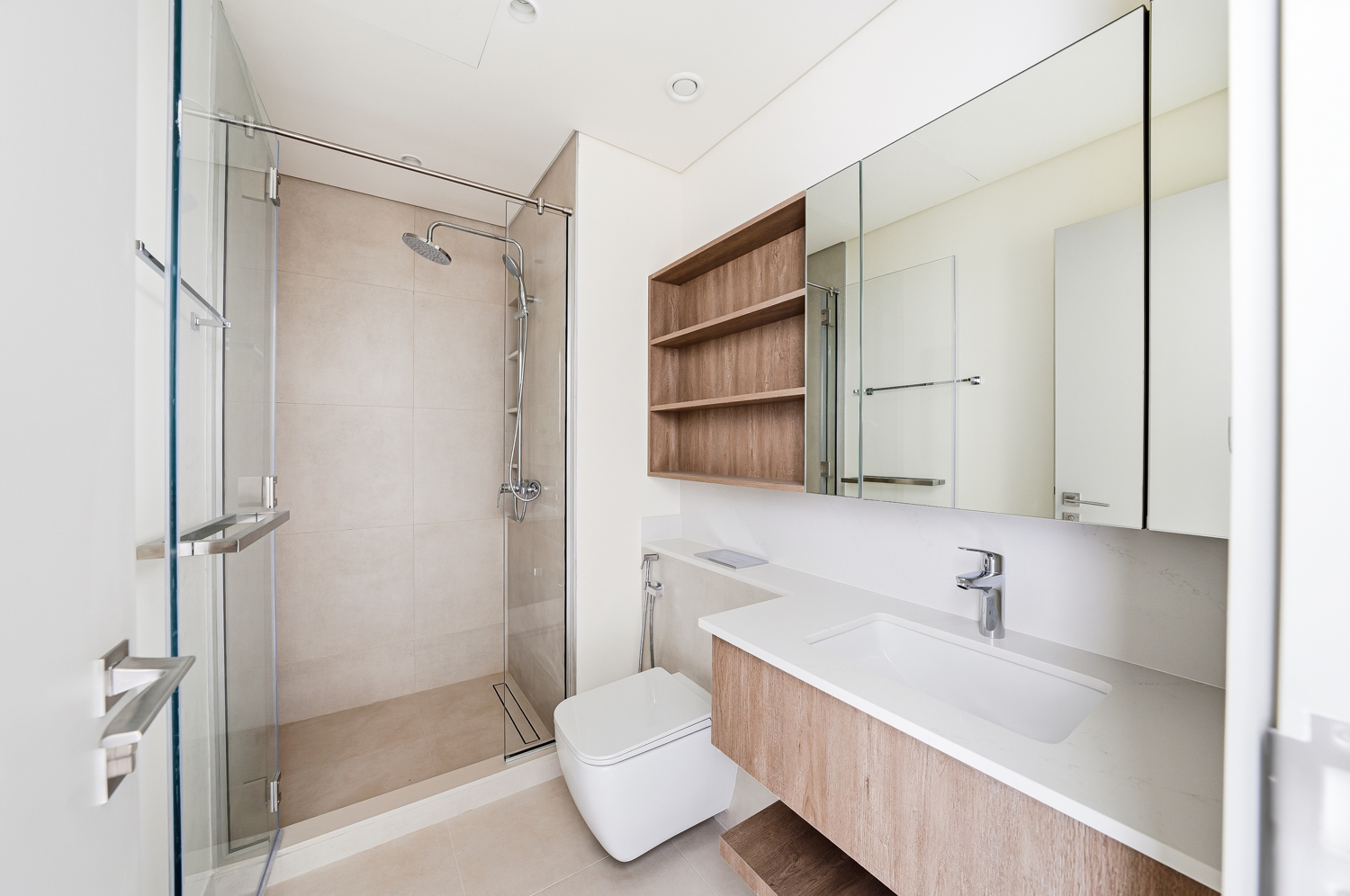 3 Bedrooms Townhouse in Nara