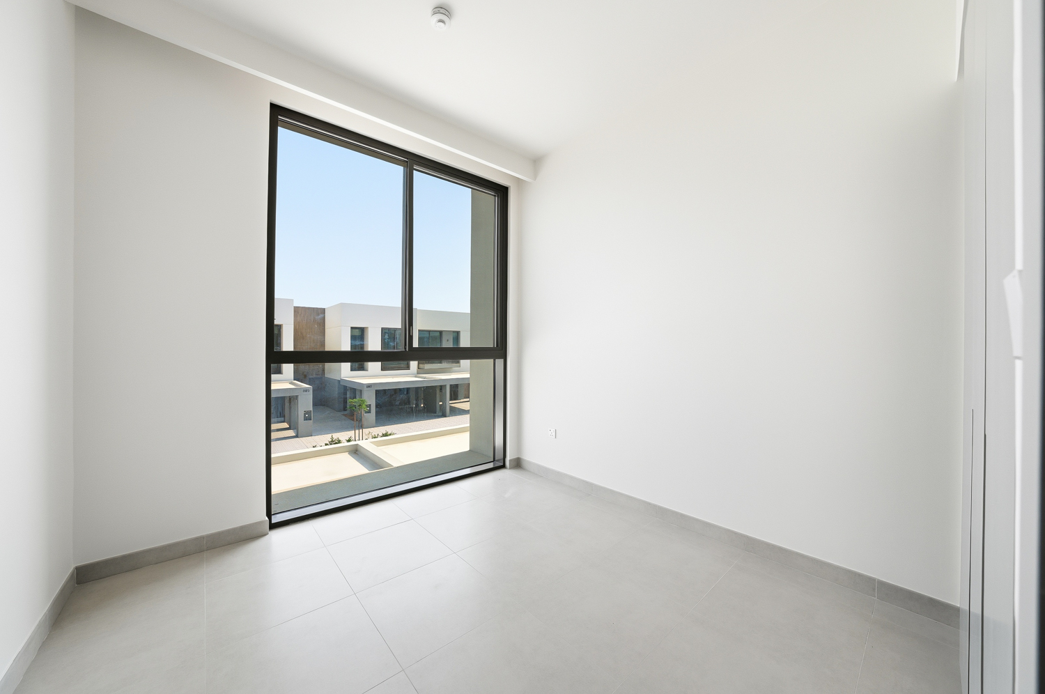 3 Bedrooms Townhouse in Nara