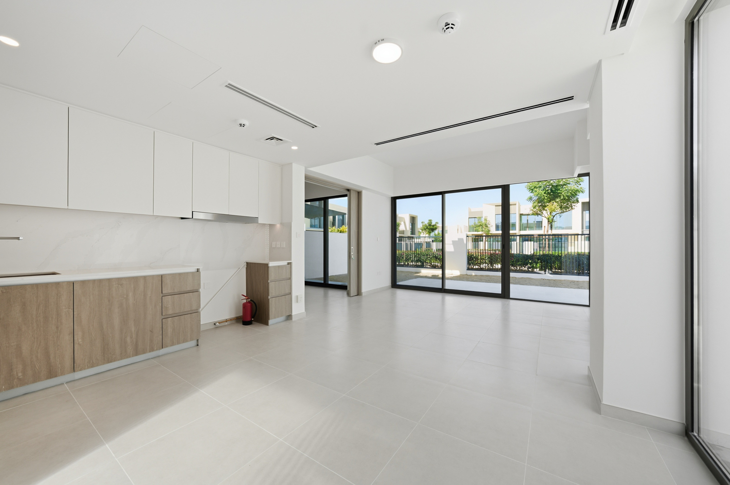 4 Bedrooms Townhouse in Nara