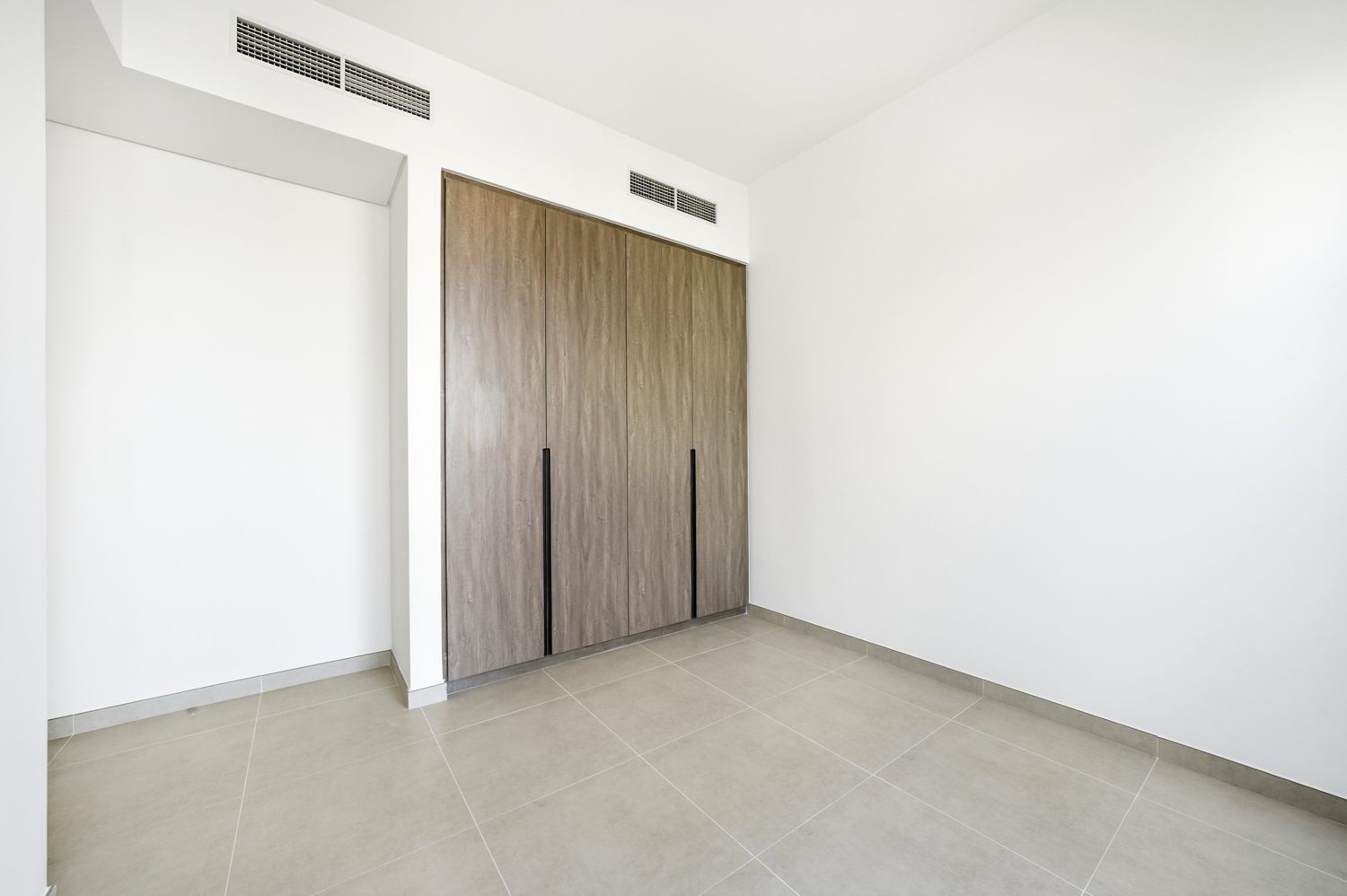 4 Bedrooms Townhouse in Nara