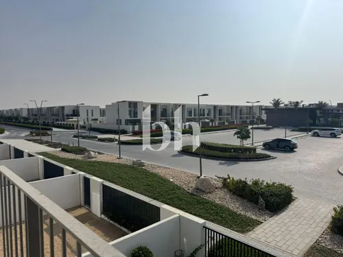 Single row | Fully landscaped | Park view