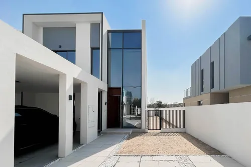 4 Bedrooms Townhouse in Nara