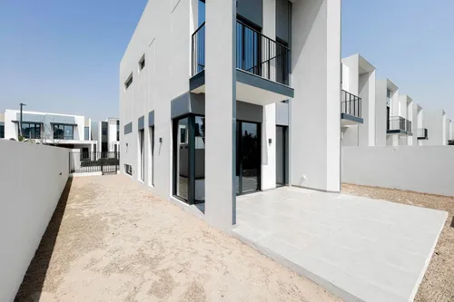 4 Bedrooms Townhouse in Nara