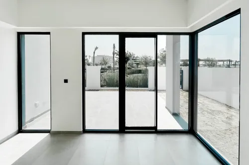 4 Bedrooms Townhouse in Nara