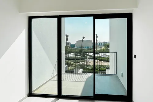 4 Bedrooms Townhouse in Nara