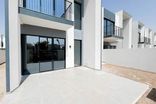 4 Bedrooms Townhouse in Nara