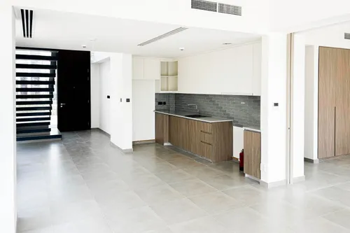 4 Bedrooms Townhouse in Nara