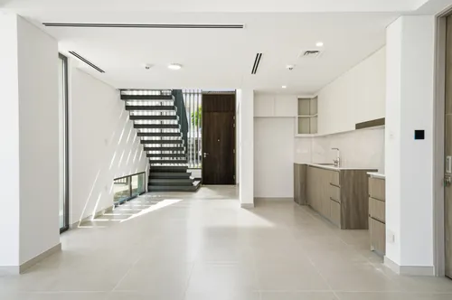 4 Bedrooms Townhouse in Nara