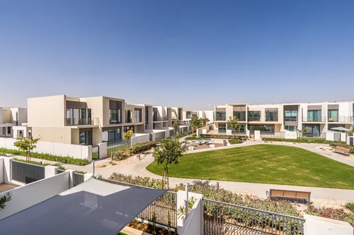 4 Bedrooms Townhouse in Nara