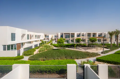 4 Bedrooms Townhouse in Nara