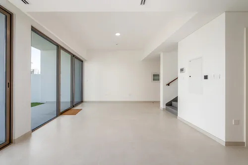 4 Bedrooms Townhouse in Nara
