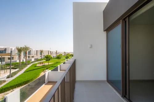 4 Bedrooms Townhouse in Nara