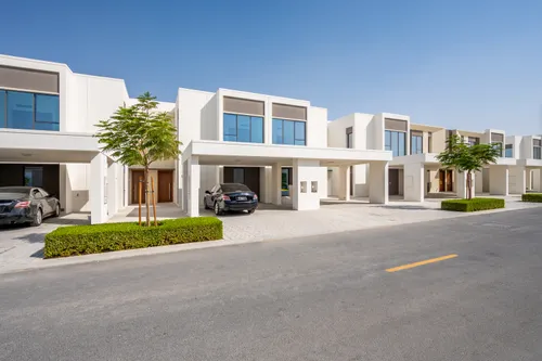 4 Bedrooms Townhouse in Nara