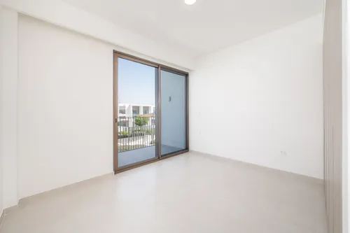 4 Bedrooms Townhouse in Nara